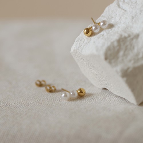 Minimalist Gold Bean Metal Bead Imitation Pearl Small Stud Earrings