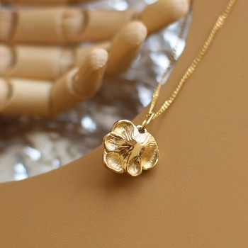 Pearl Puff Flower Three-dimensional Casting Necklace 