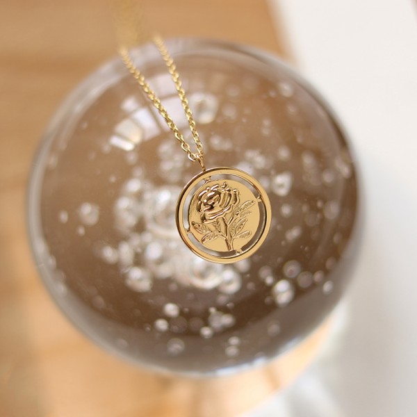 Three-Dimensional Flower Hollow Rose Necklace