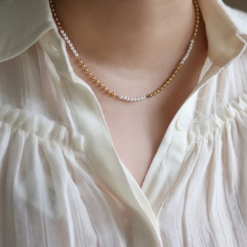 Pearl Necklace With Pearl Stitching