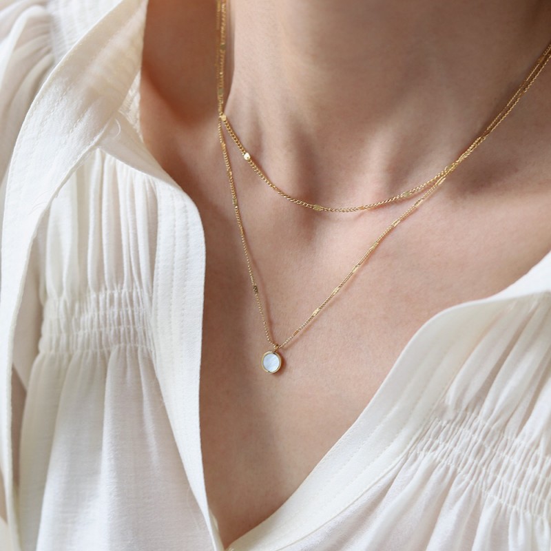 Double Layer White shell Circular Geometric Sleeve Chain Clavicle Chain 