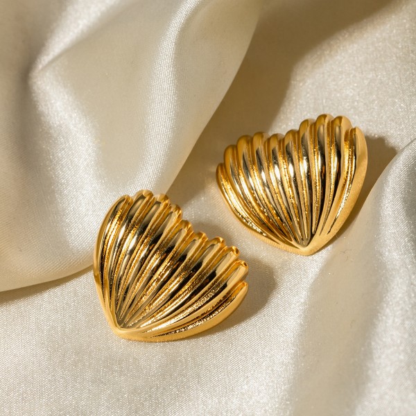 Stainless steel striped heart earrings