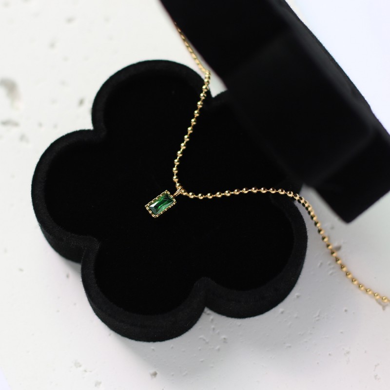 Light Luxury Compact Green Diamond Color Zirconium Square Round Bead Necklace Clavicle Chain  