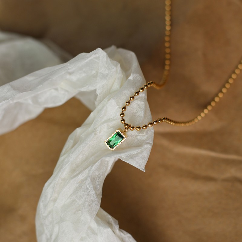 Light Luxury Compact Green Diamond Color Zirconium Square Round Bead Necklace Clavicle Chain  