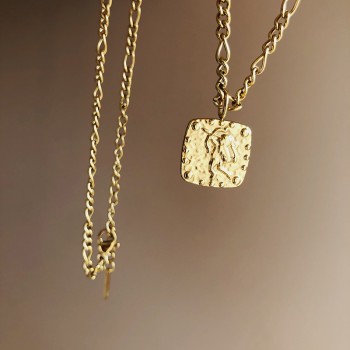 Rivet Cupid Square Embossed Texture Small Square Figaro Necklace Gold Plated Clavicle 